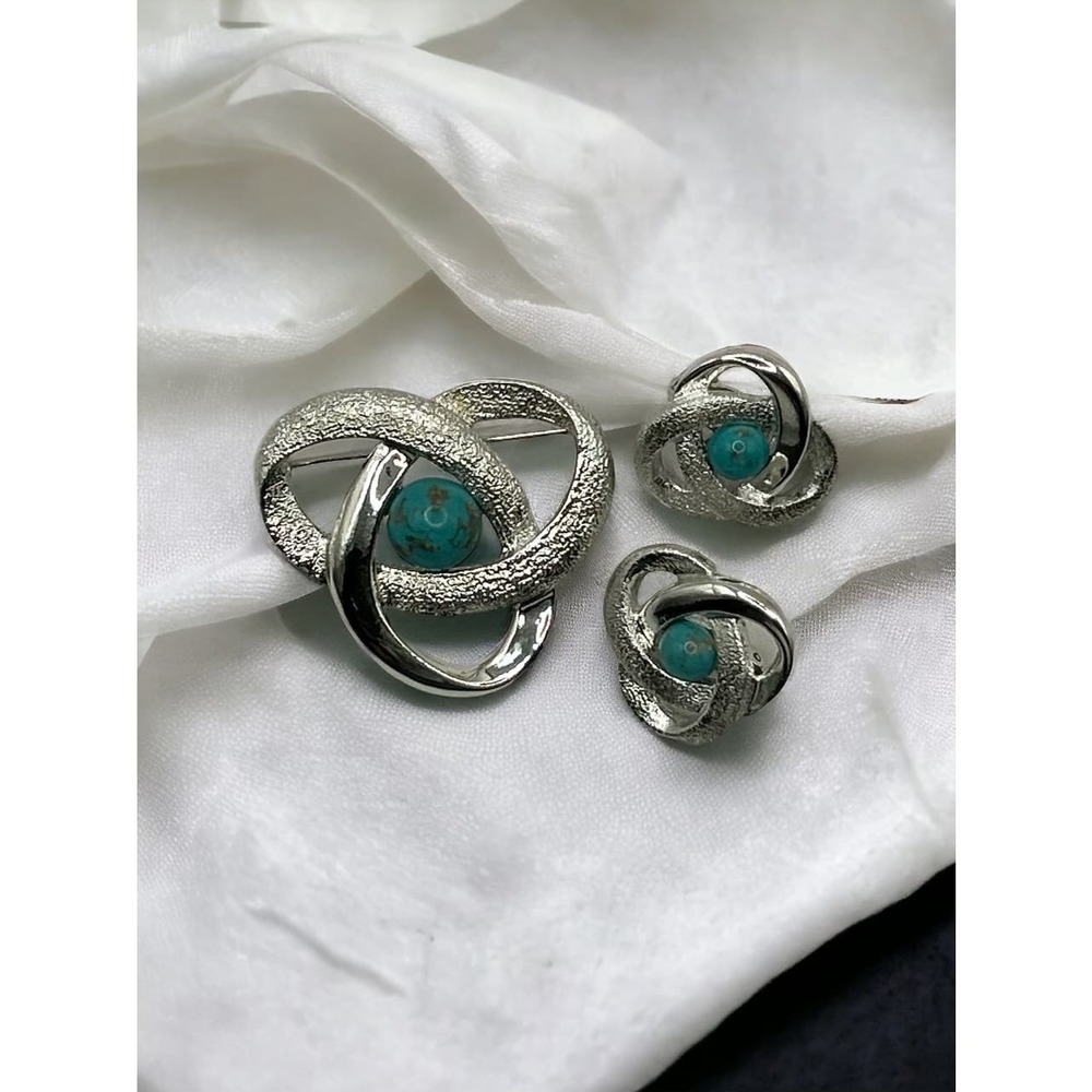 Vintage Sarah Coventry Faux Turquoise and Silver Tone Brooch/Clip On Earrings